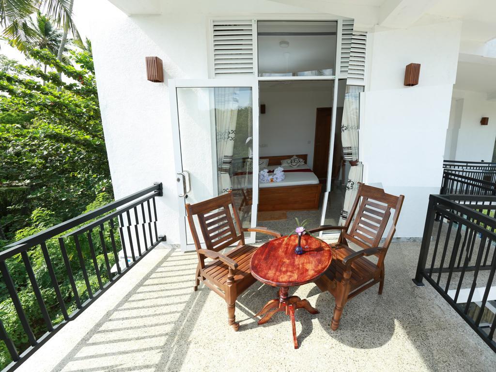 Muthu Resort & Restaurant Тангалла Экстерьер фото